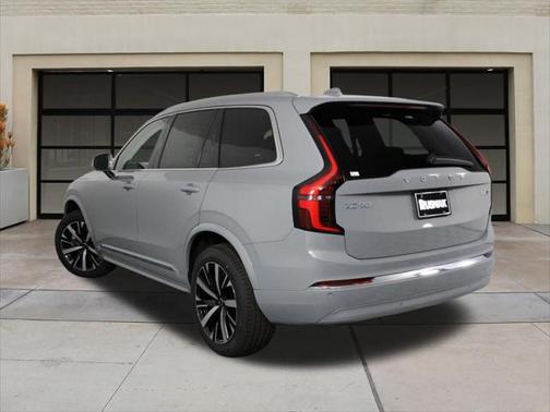 2025 Volvo XC90 B5 Core