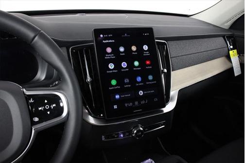 2025 Volvo XC90 B5 Core