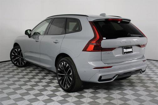 2026 Volvo XC60 B5 Ultra