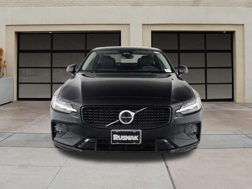 2025 Volvo S60 B5 Plus