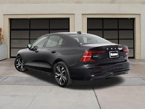 2025 Volvo S60 B5 Plus