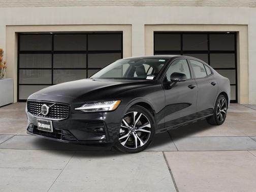 2025 Volvo S60 B5 Plus