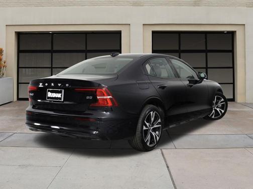 2025 Volvo S60 B5 Plus