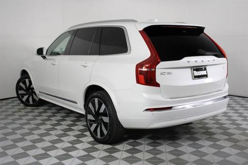 2023 Volvo XC90 Recharge Plug-In Hybrid T8 Ultimate Bright Theme 7-Seater