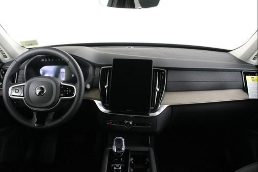 Onyx Black Metallic 2026 Volvo XC90 Plug-In Hybrid Core, T8 AWD, Electric/Gasoline, Bright, 7 Seats