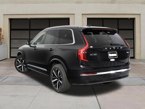 Onyx Black Metallic 2026 Volvo XC90 Plug-In Hybrid Core, T8 AWD, Electric/Gasoline, Bright, 7 Seats