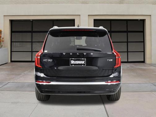 Onyx Black Metallic 2026 Volvo XC90 Plug-In Hybrid Core, T8 AWD, Electric/Gasoline, Bright, 7 Seats