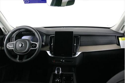 2025 Volvo XC90 B5 Plus 6-Seater