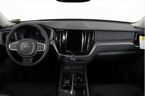 2025 Volvo XC60 B5 Core