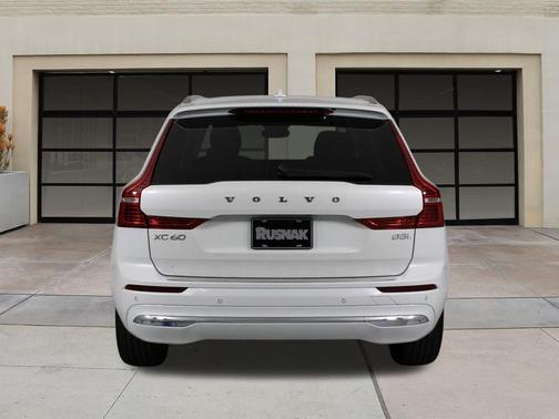 2023 Volvo XC60 B5 Plus Bright Theme