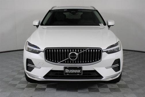 2023 Volvo XC60 B5 Plus Bright Theme
