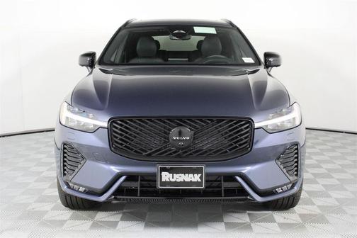 2026 Volvo XC60 B5 Ultra Black Edition