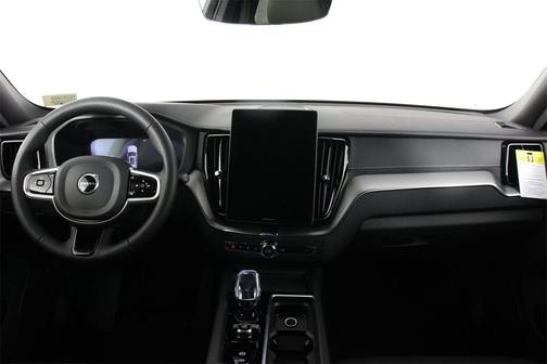 2026 Volvo XC60 B5 Ultra Black Edition