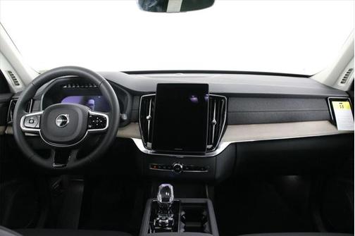 2025 Volvo XC90 B6 Plus 7-Seater