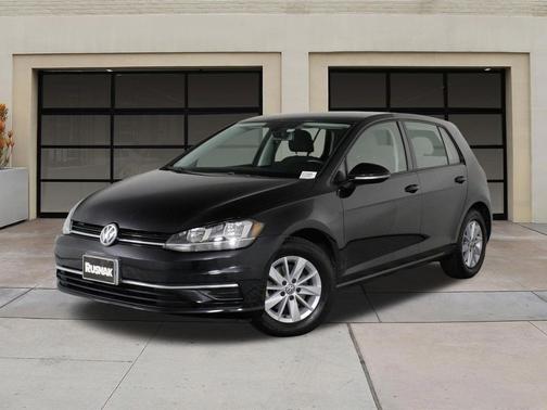 Deep Black 2019 Volkswagen Golf 1.4T S