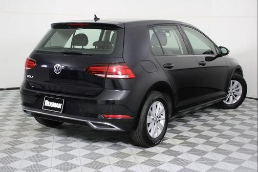 Deep Black 2019 Volkswagen Golf 1.4T S