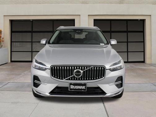 Silver Dawn Metallic 2023 Volvo XC60 Recharge Plug-In Hybrid T8 Plus Bright Theme