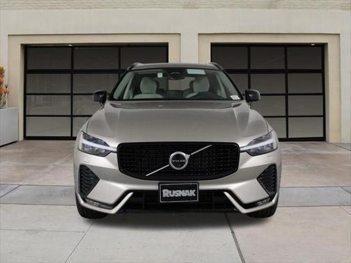 2025 Volvo XC60 B5 Ultra