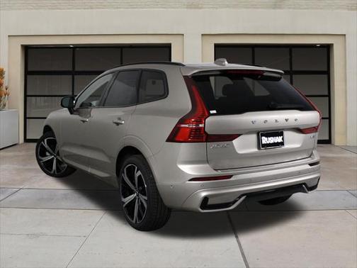 2025 Volvo XC60 B5 Ultra