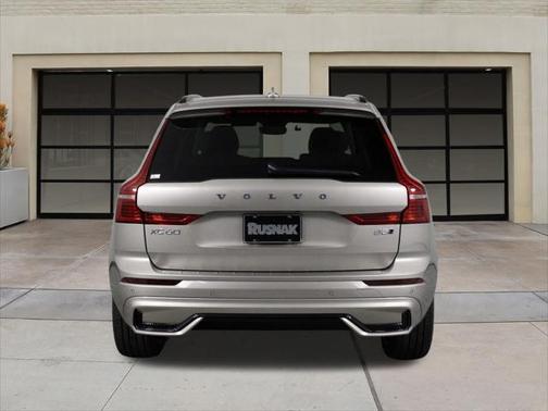 2025 Volvo XC60 B5 Ultra