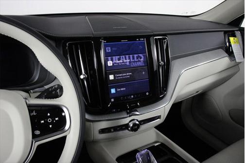 2025 Volvo XC60 B5 Ultra