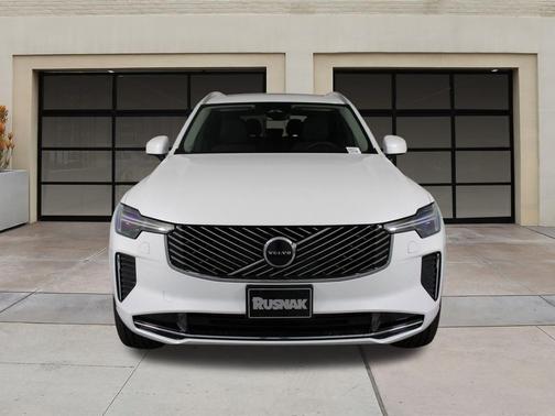 2026 Volvo XC90 Core, B5 AWD Gas (mild hybrid), Gasoline, Bright, 7 Seats