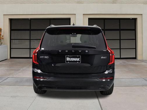 2026 Volvo XC90 B6 Ultra Dark Theme 6-Seater