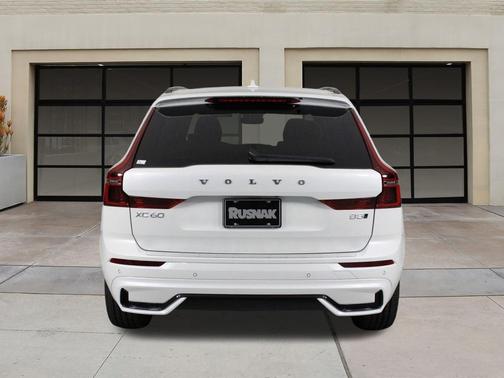 2026 Volvo XC60 B5 Plus