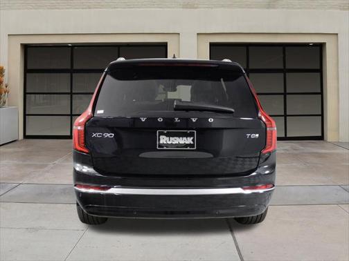 2025 Volvo XC90 Plug-In Hybrid T8 Core 7-Seater