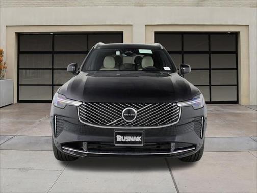 2025 Volvo XC90 Plug-In Hybrid T8 Core 7-Seater