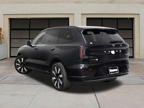 2025 Volvo EX90 Twin Motor Performance Plus