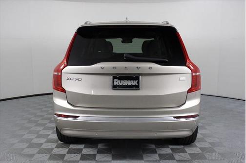 2023 Volvo XC90 Recharge Plug-In Hybrid T8 Plus 6-Seater