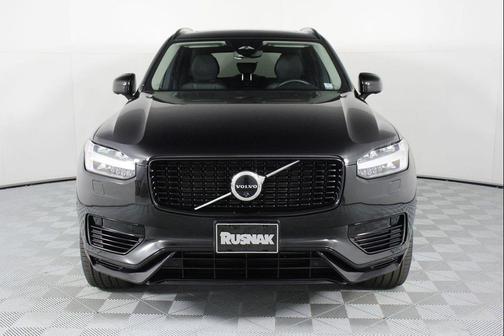 Onyx Black Metallic 2023 Volvo XC90 Recharge Plug-In Hybrid T8 Plus Dark Theme 7-Seater