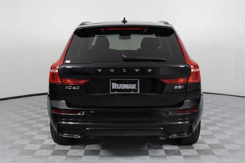 2025 Volvo XC60 B5 Plus