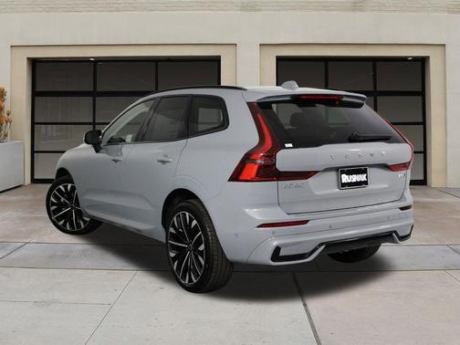 2026 Volvo XC60 B5 Ultra