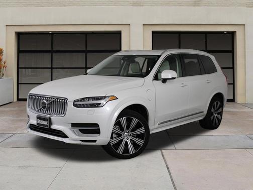 2023 Volvo XC90 Recharge Plug-In Hybrid T8 Core Bright Theme