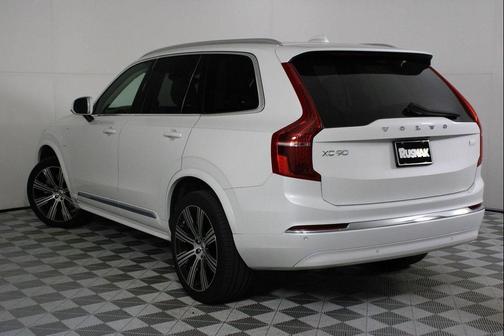 2023 Volvo XC90 Recharge Plug-In Hybrid T8 Core Bright Theme