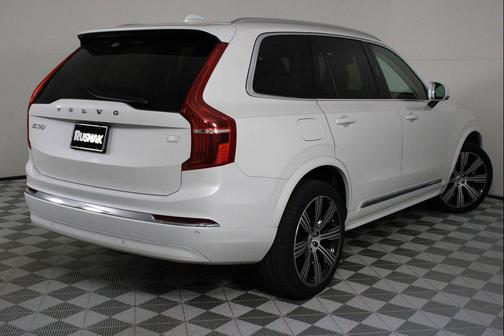 2023 Volvo XC90 Recharge Plug-In Hybrid T8 Core Bright Theme