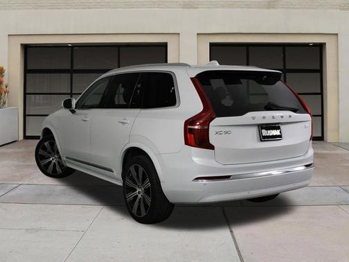 2023 Volvo XC90 Recharge Plug-In Hybrid T8 Core Bright Theme