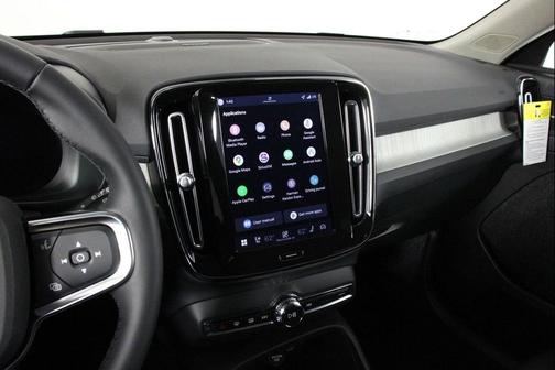 2026 Volvo XC40 B5 Ultra