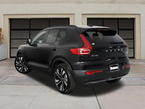 2026 Volvo XC40 B5 Ultra