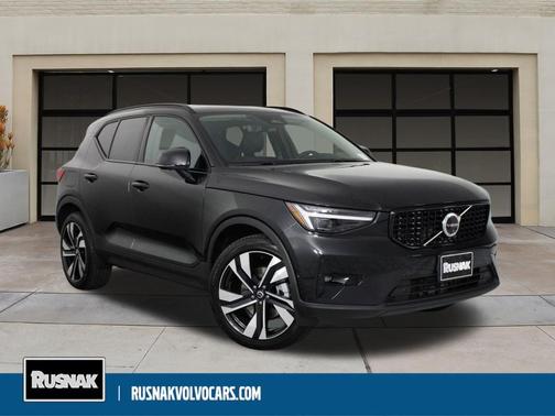 2026 Volvo XC40 B5 Ultra