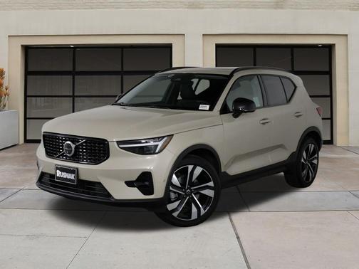2026 Volvo XC40 Ultra, B5 AWD Gas (mild hybrid), Dark