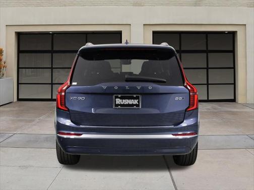 2025 Volvo XC90 B5 Plus 7-Seater