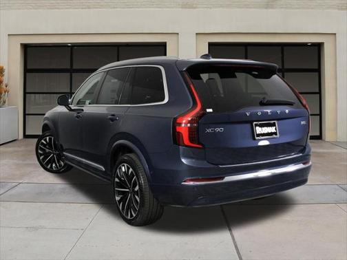 2025 Volvo XC90 B5 Plus 7-Seater