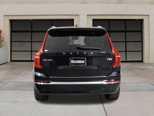 2025 Volvo XC90 Plug-In Hybrid T8 Ultra 7-Seater