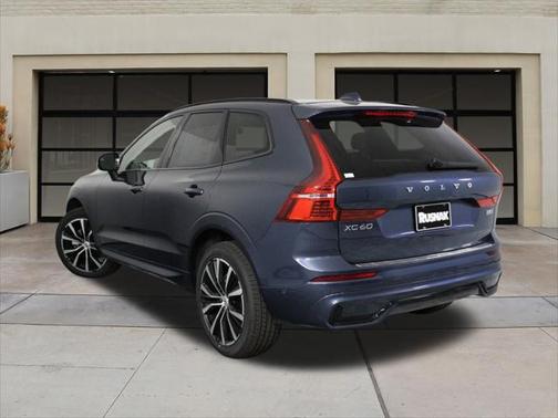 2025 Volvo XC60 Plus