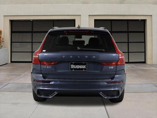 2025 Volvo XC60 Plus