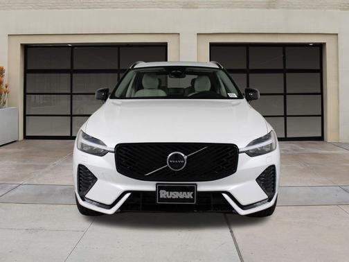 2026 Volvo XC60 B5 Ultra