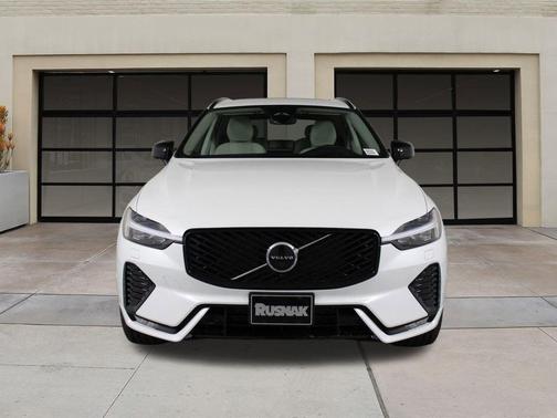 2026 Volvo XC60 B5 Ultra